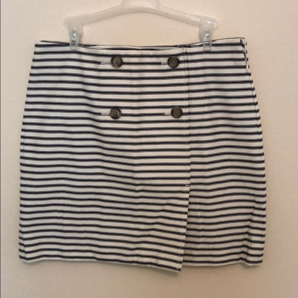 Side zip skirt